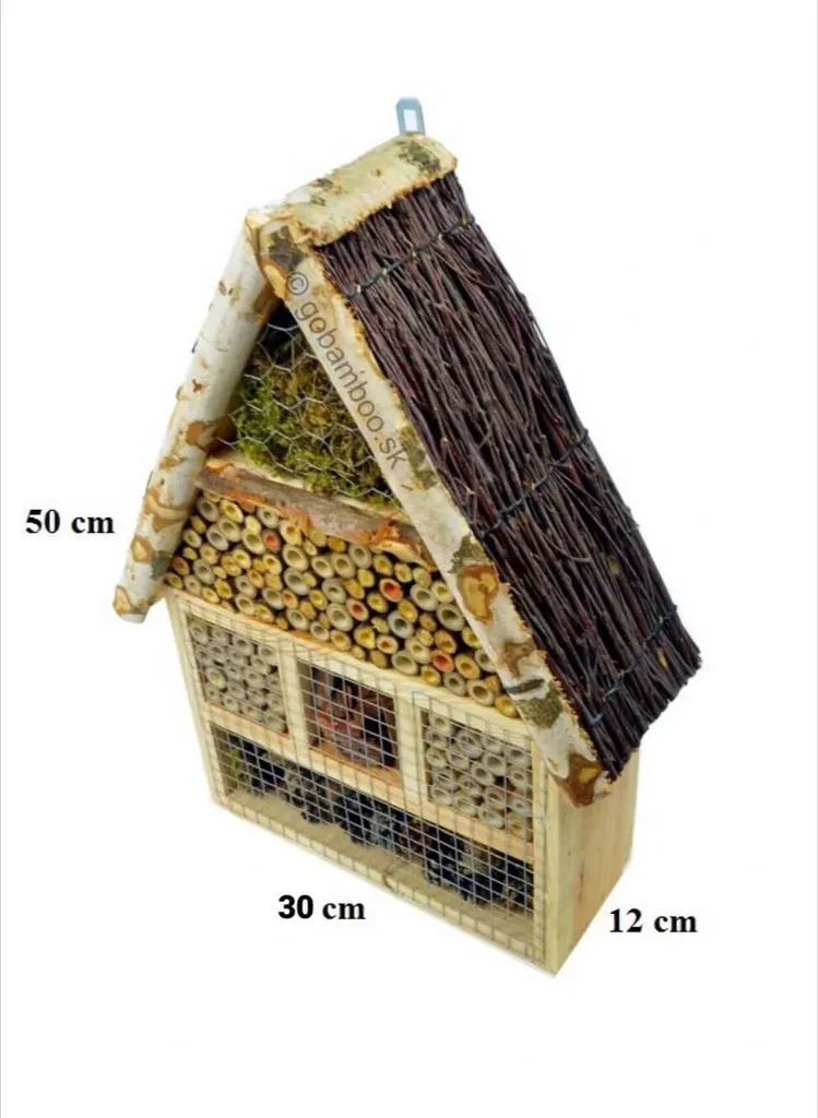 Hôtel à insectes de grande taille pour pollinisation du potager bio