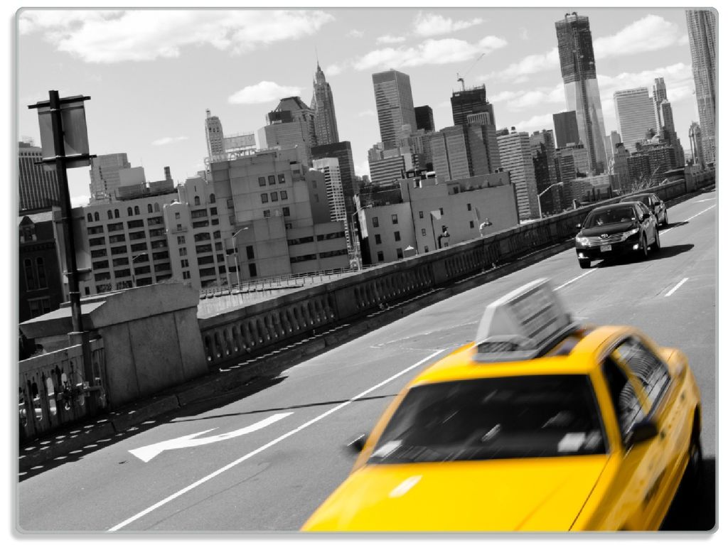 Wallario Glasunterlage, Schneidebrett aus Glas, Größe 30 x 40 cm, Motiv New York Yellow Taxi II