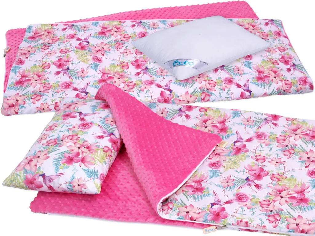 Duo coton et minky pour cette gigoteuse 120x60 cm aux motifs fleuris