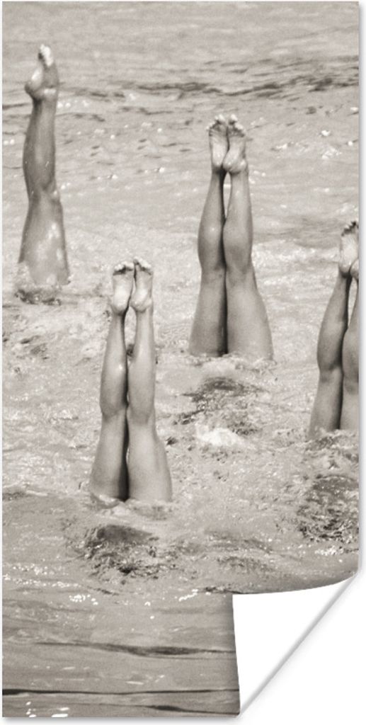MuchoWow Poster Synchronschwimmerinnen Sepia-Fotodruck 80x160 cm - Kinderzimmer