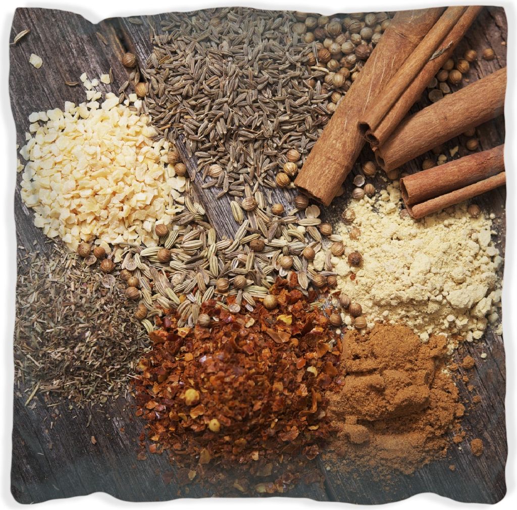 Wallario Premium Kissen, weiche Oberfläche, mit Motiv Aromatische trockene Gewürze in der Küche, Größe: 60 x 60 cm, mit weißer Rückseite