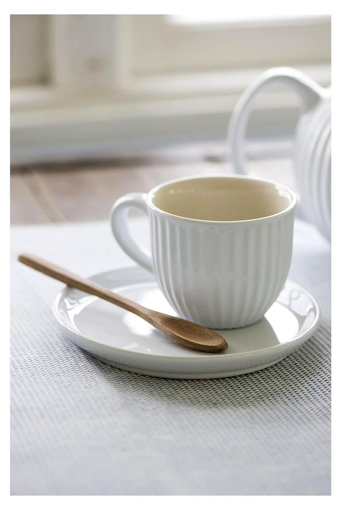 Mynte Tasse und Unterteller in reinem Weiß