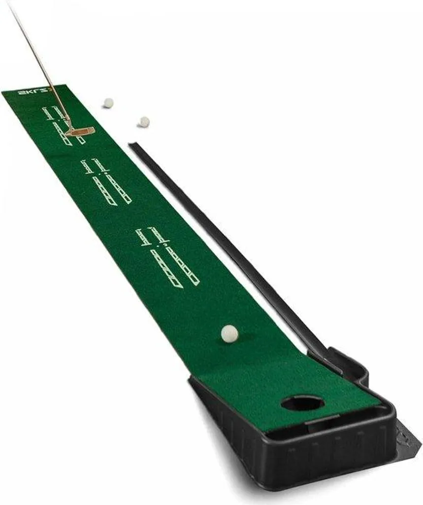 Tapis de putting d'intérieur vert : corrigez votre swing de golf chez vous