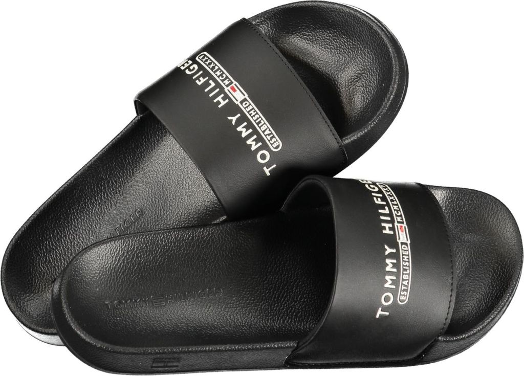 Stylische Herren-Pantolette in Schwarz mit moderner Stickerei