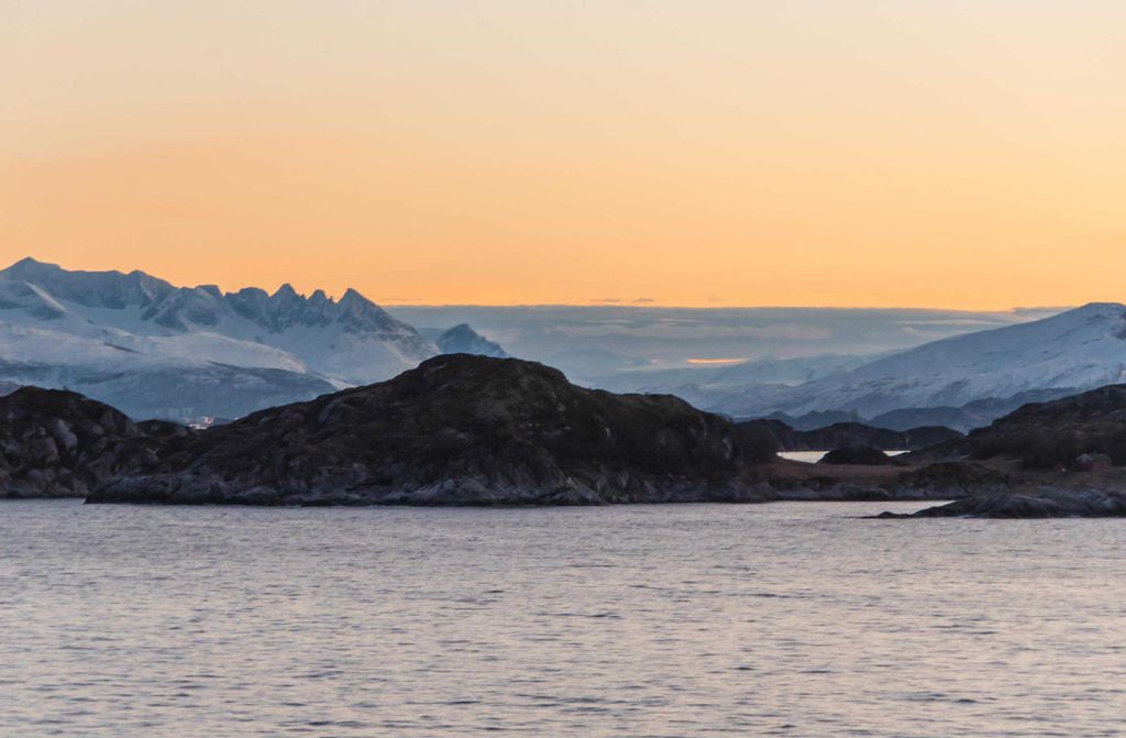 hansepuzzle 12028 - Fjord in Norwegen Puzzle, 500 Teile, Reisen, 46,0 x 30,0cm mit hochwertiger Aufbewahrung, Kartonbox & Beutel