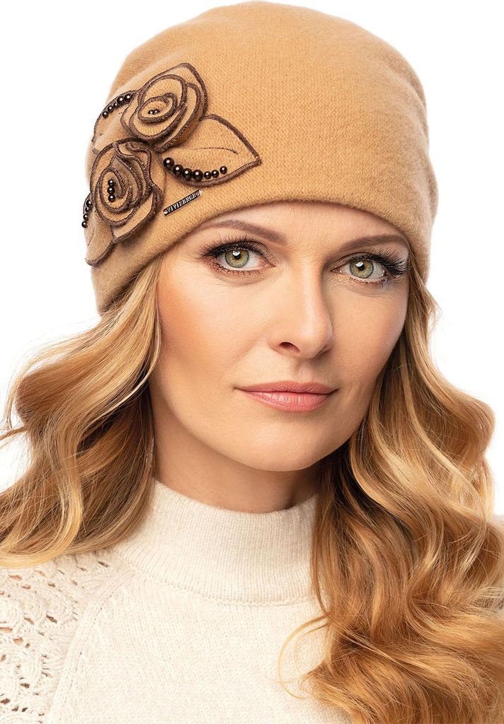 Vivisence Handgefertigte Elegante Mütze Für Damen Aus Schurwolle Mit Blumenapplikation Und Perlen Strickbündchen Antistatische - Beige