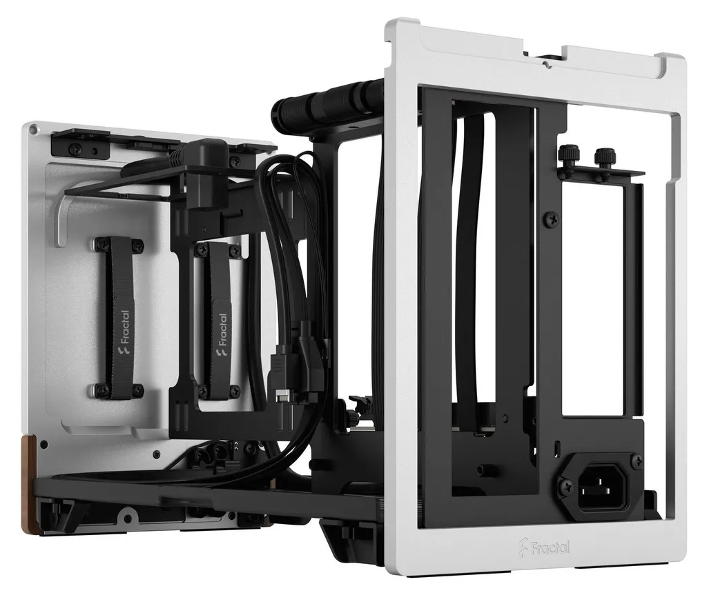 Boîtier PC portable Fractal Design Terra Silver pour créateur exigeant - 14