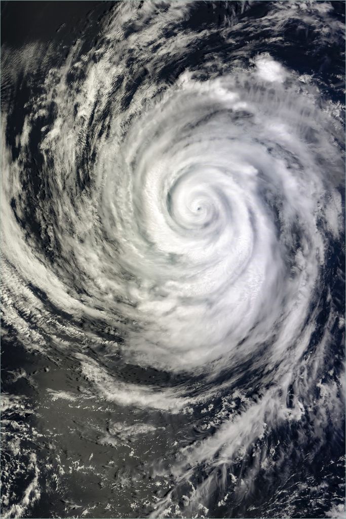 Wallario Wandbild aus Acryl, 90 x 60 cm, freischwebende Optik - Hurrikan von oben - Spiralförmiger Wirbelsturm