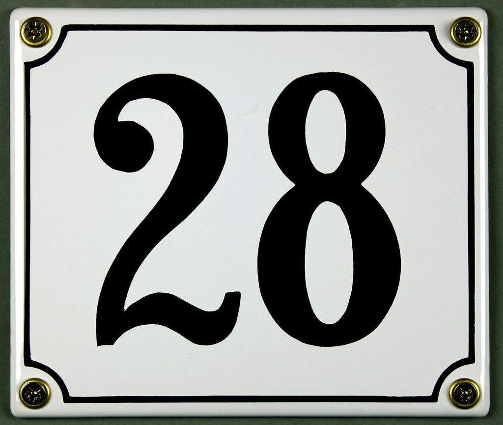 Hausnummernschild 28 weiß 12x14 cm  Schild Emaille Produktbild 