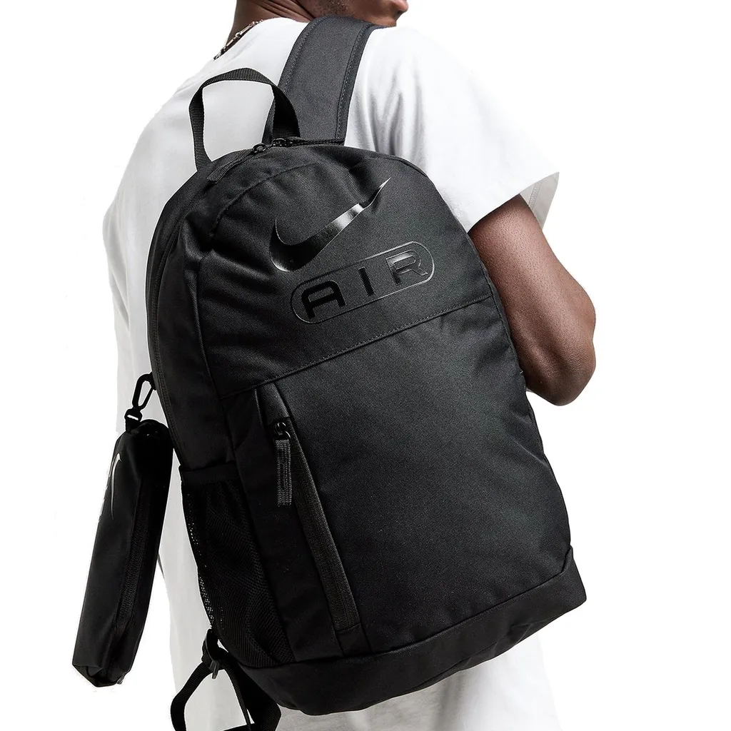 Sac à dos scolaire et sport Nike noir : le compagnon pratique et léger