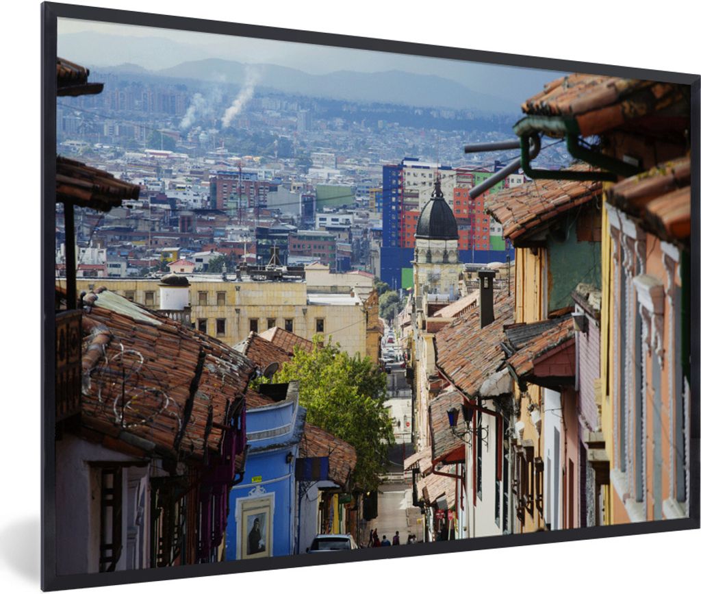 MuchoWow Gerahmtes Poster Blick über die Stadt vom historischen Teil Bogotas aus 90x60 cm - Poster mit Schwarzem Bilderrahmen Wandposter Rahmen ...