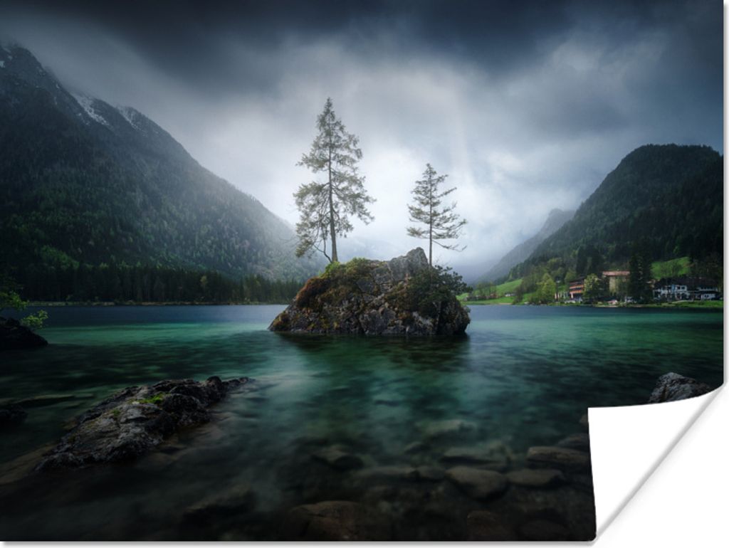 MuchoWow Poster Kleine Insel im Fjord mit dunklen Wolken 40x30 cm - Plakate für die Wände - Poster Wohnzimmer