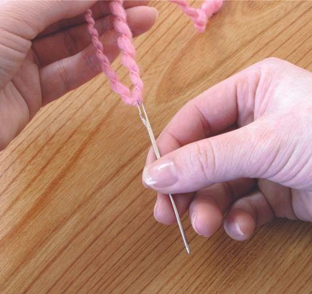 Clover Stopfnadel 7 cm, mit Einrastbarem Haken  am Öhr - Produktbild 