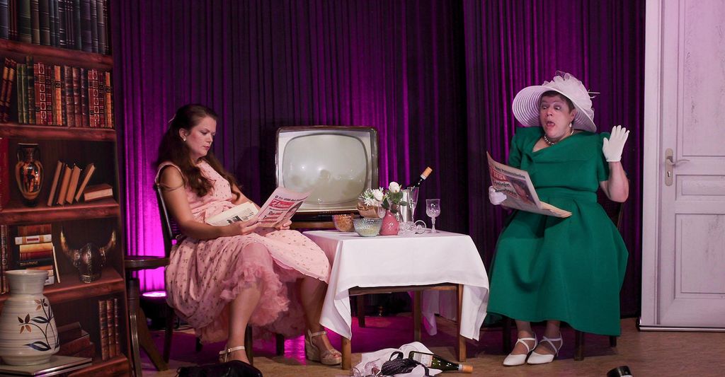 mydays Comedy Dinner Show Hofgarten Ansbach; Erlebnis verschenken oder selbst erleben; Gutschein für 1 Person(en)