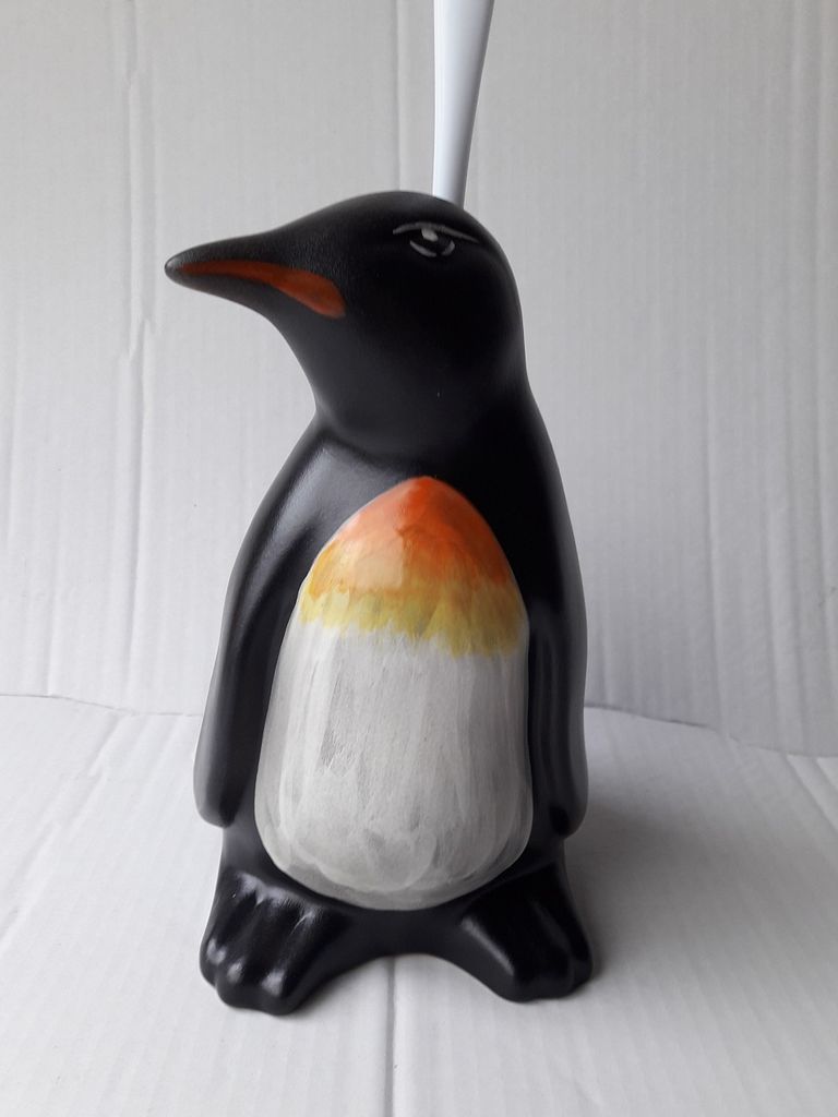 WC-Garnitur aus Keramik Form Pinguin schwarz bunt Produktbild 