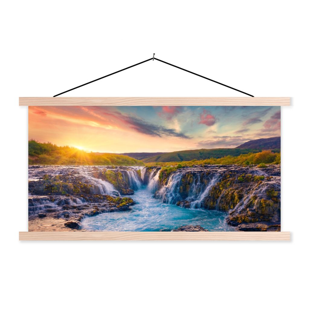 MuchoWow Textilposter Wasserfall - Pflanzen - Moos - Landschaft - Sonnenuntergang - Fels 120x60 cm mit holzfarbenen Rahmen - Klemmleiste
