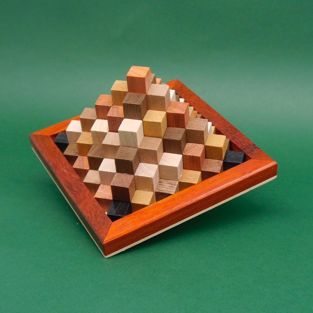 CRISTAL PYRAMIDE - herausforderndes Puzzle