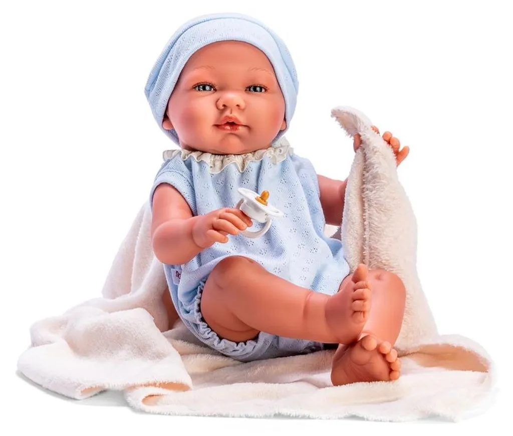 Poupée Bébé Pablo 43 cm avec costume bleu et sa couverture beige douce