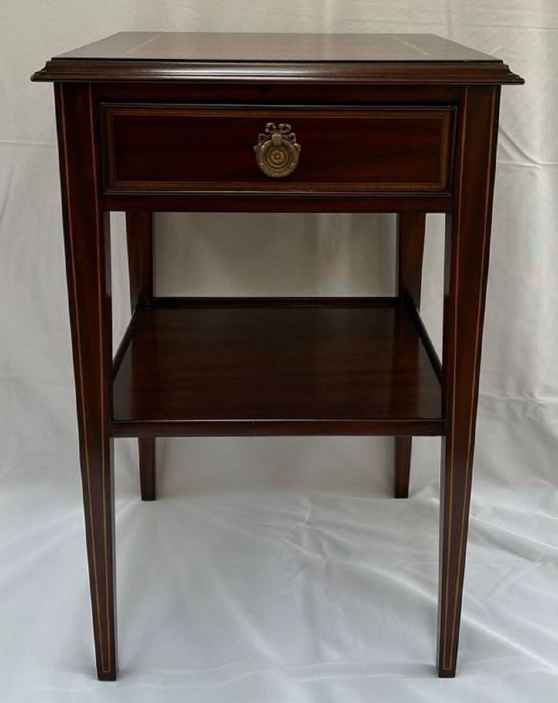 Casa Padrino Luxus Jugendstil Mahagoni Beistelltisch mit Schublade Braun 40 x 40 x H. 61 cm - Massivholz Nachttich - Barock & Jugendstil Möbel