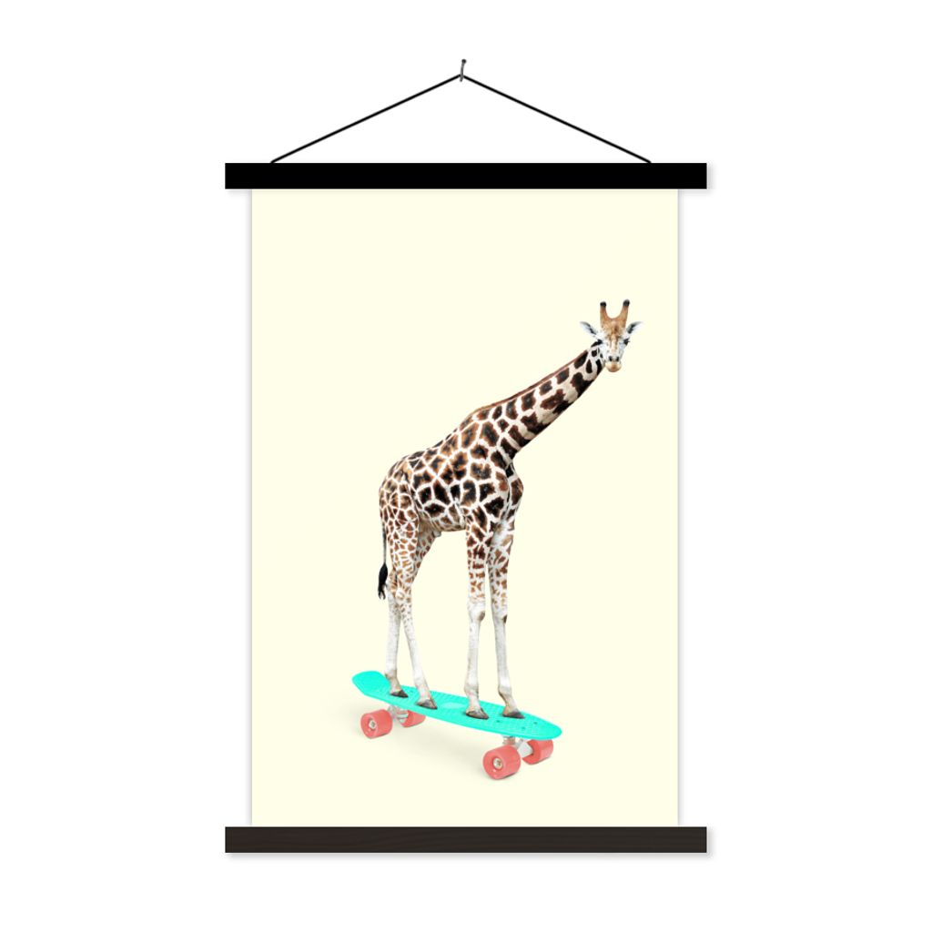 MuchoWow Textilposter Giraffe - Muster - Skateboard - Rosa - Tiere 120x180 cm mit schwarzem Rahmen - Fotos