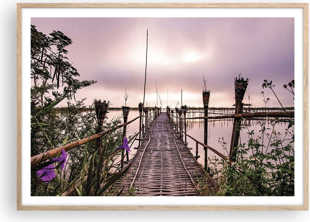 Gerahmtes Poster - Rahmen in heller Eiche - Brücke See Fackel - 100x70 cm - Wand Bild - Wanddeko - Wandbilder - Kunstposter - Wandposter - Bilderr...