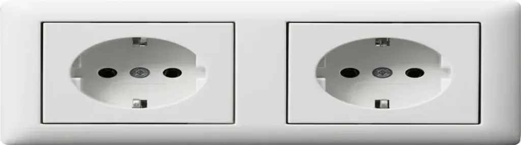 Prise double encastrée IP20 GIRA avec protection et finition mate