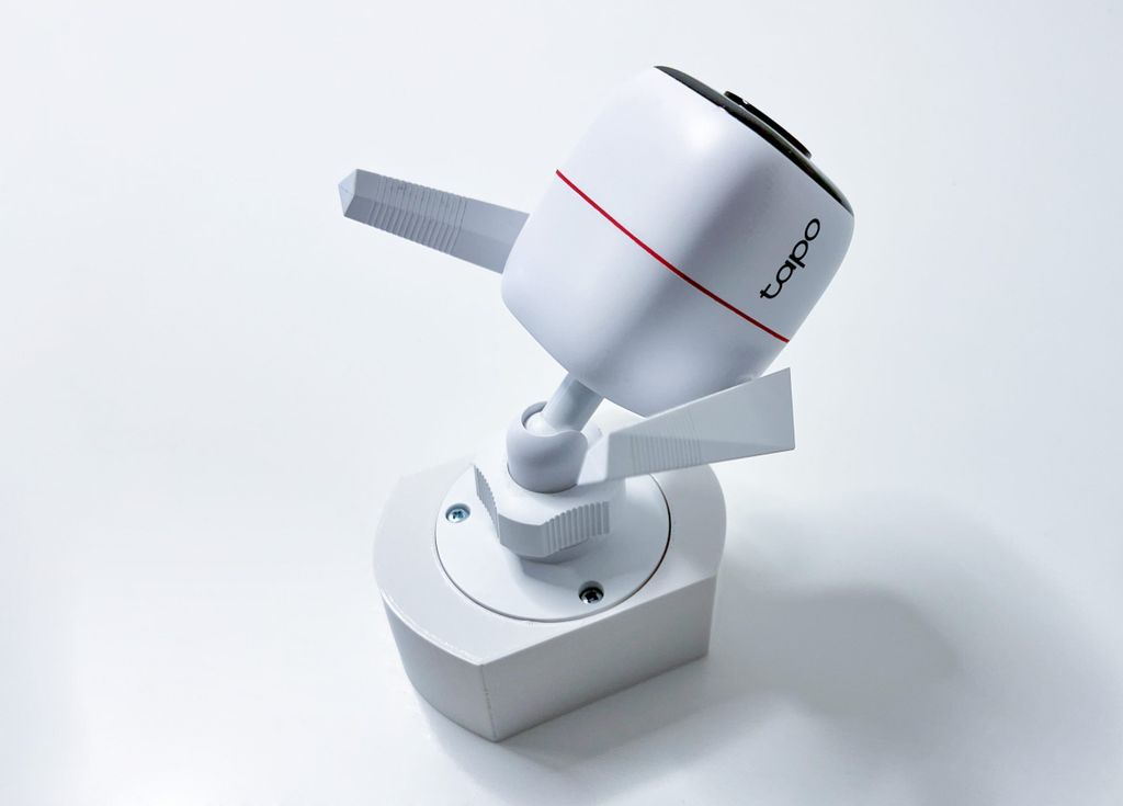 TP-LINK Wand- und Deckenhalterung/Stativ für Tapo C310/C320/C325 Kameras, weiß mit Kabelabdeckung
