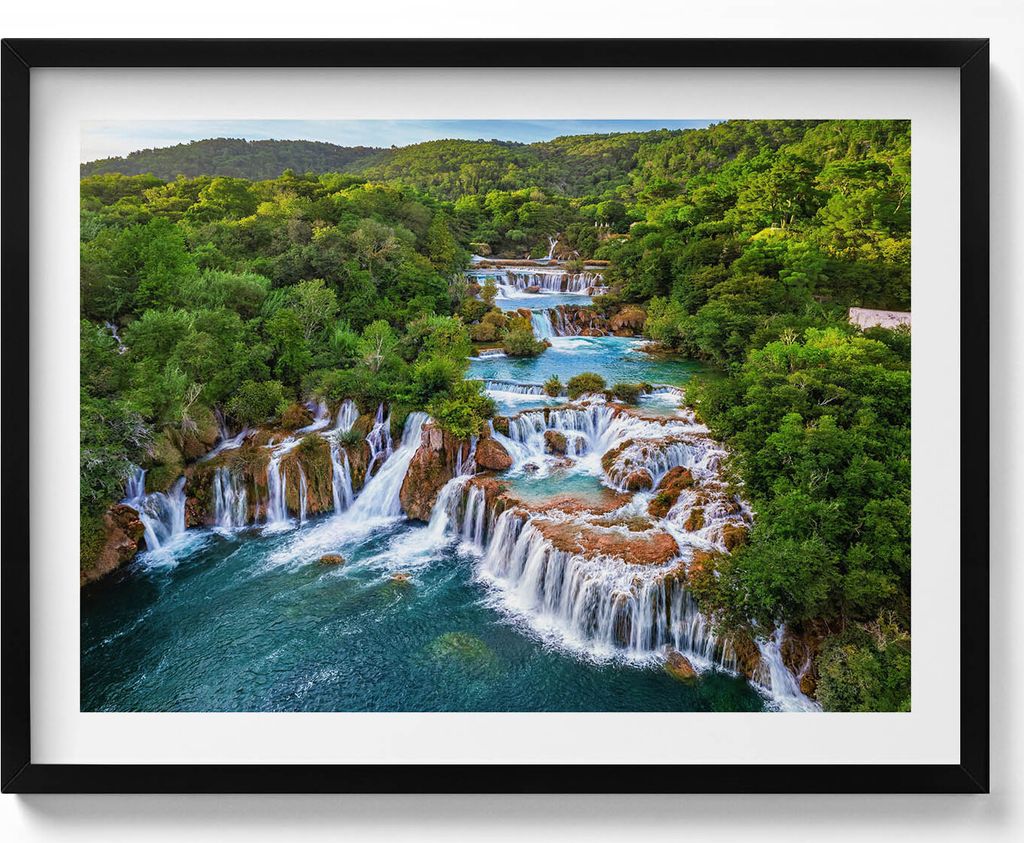 Wasserfälle und Fluss Krka Kroatien– Wandbild mit Rahmen – Gerahmtes Bild – Wanddekoration – 80x60 cm – Schwarz Rahmen