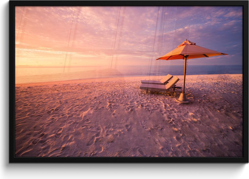 MuchoWow MuchoWow Gerahmtes Poster Strand - Stuhl - Wasser 90x60 cm - Poster mit zchwarzem Bilderrahmen - Fotorahmen - Foto-Plakat