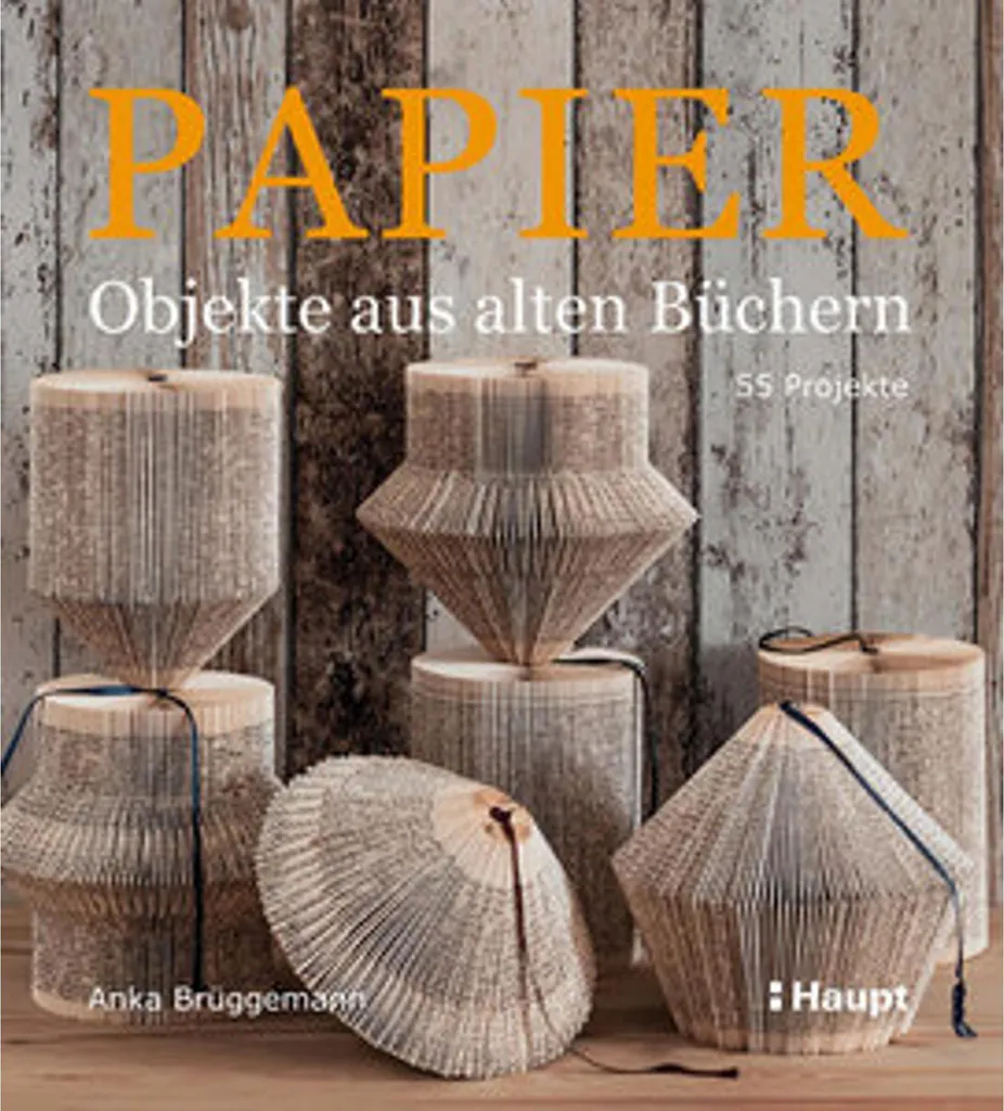 Objet en Papier Recyclé de Livres Anciens - Design Durable et Fait Main