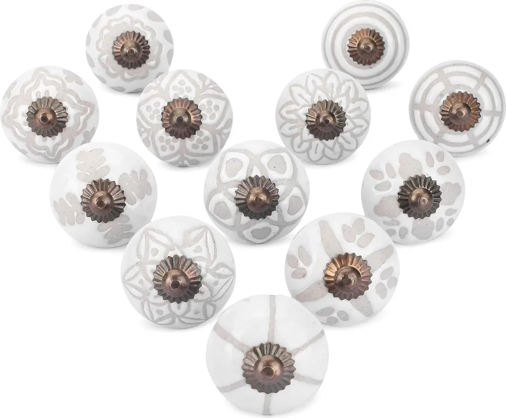 Relookez vos meubles avec 12 boutons en céramique fleurs peints à la main