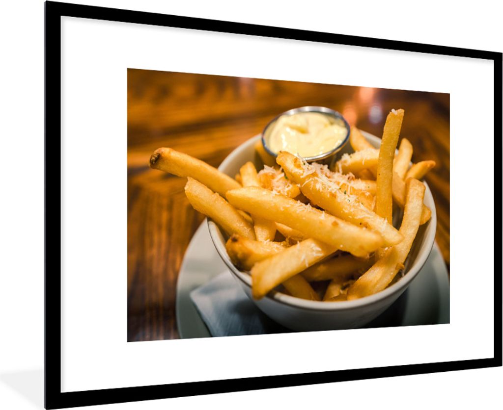MuchoWow MuchoWow Gerahmtes Poster Nahaufnahme von Pommes frites mit Käse und Mayonnaise 90x60 cm - Poster mit zchwarzem Bilderrahmen - Wandde...