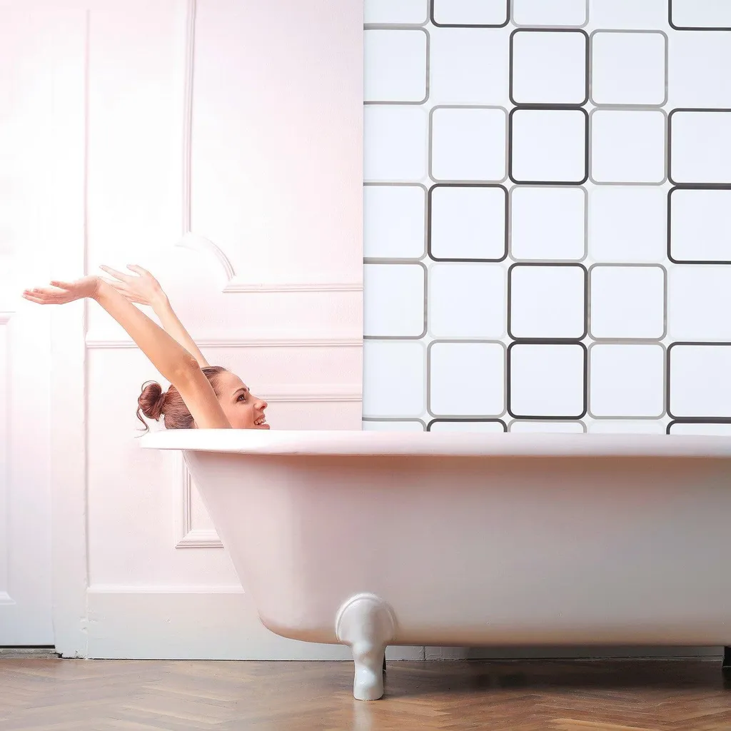 Rideau de douche enrouleur design rétro carrelage avec fixation plafond