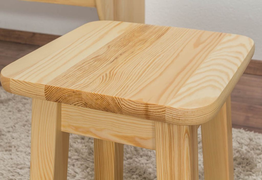 Hocker aus massivem Naturholz, 45x35x35 cm, mit Lacken auf Produktbild 