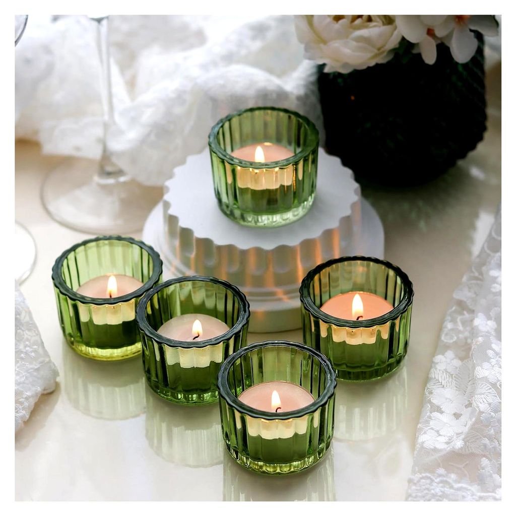 Set mit 12 grünen Teelichthaltern, Teelichtgläser für dekorative Tischmitte, Vintage Teelichthalter aus Glas, Tischdekoration, 5cm x 3,5cm