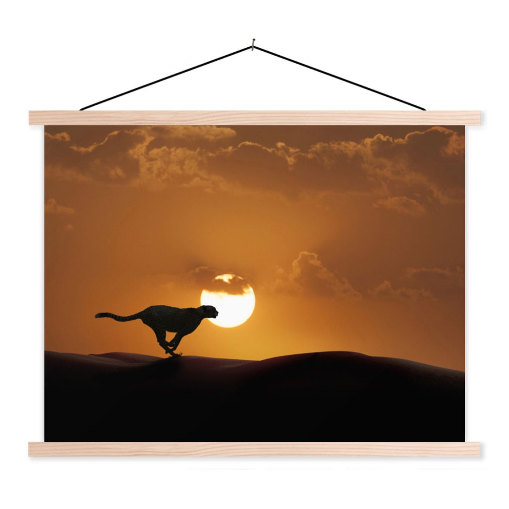 MuchoWow Textilposter Silhouette eines Geparden in der Wüste 120x90 cm mit holzfarbenen Rahmen - Magnetisch