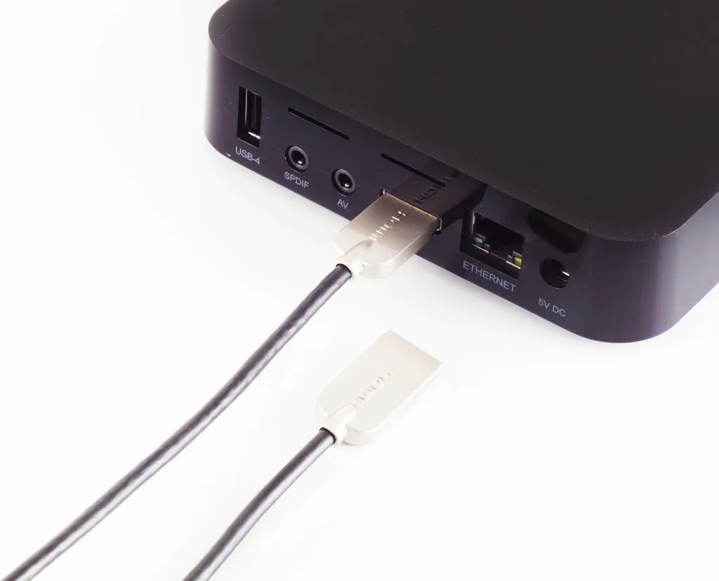Câble HDMI mince 2,0m shiverpeaks avec connecteurs plaqués or pour TV HD