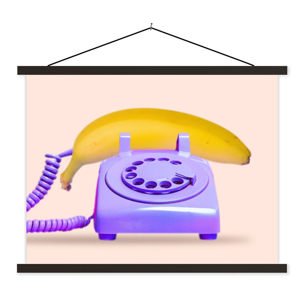 MuchoWow Textilposter Banane - Telefon - Lila - Gelb 120x90 cm mit schwarzem Rahmen - Aufhänger für Poster