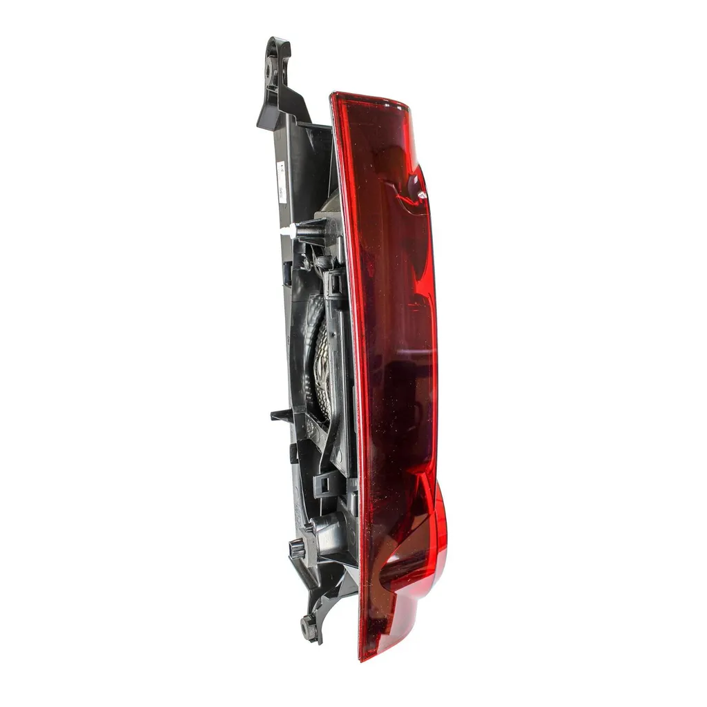 Feu arrière gauche cassé ? Solution pour Citroën Berlingo Partner B9