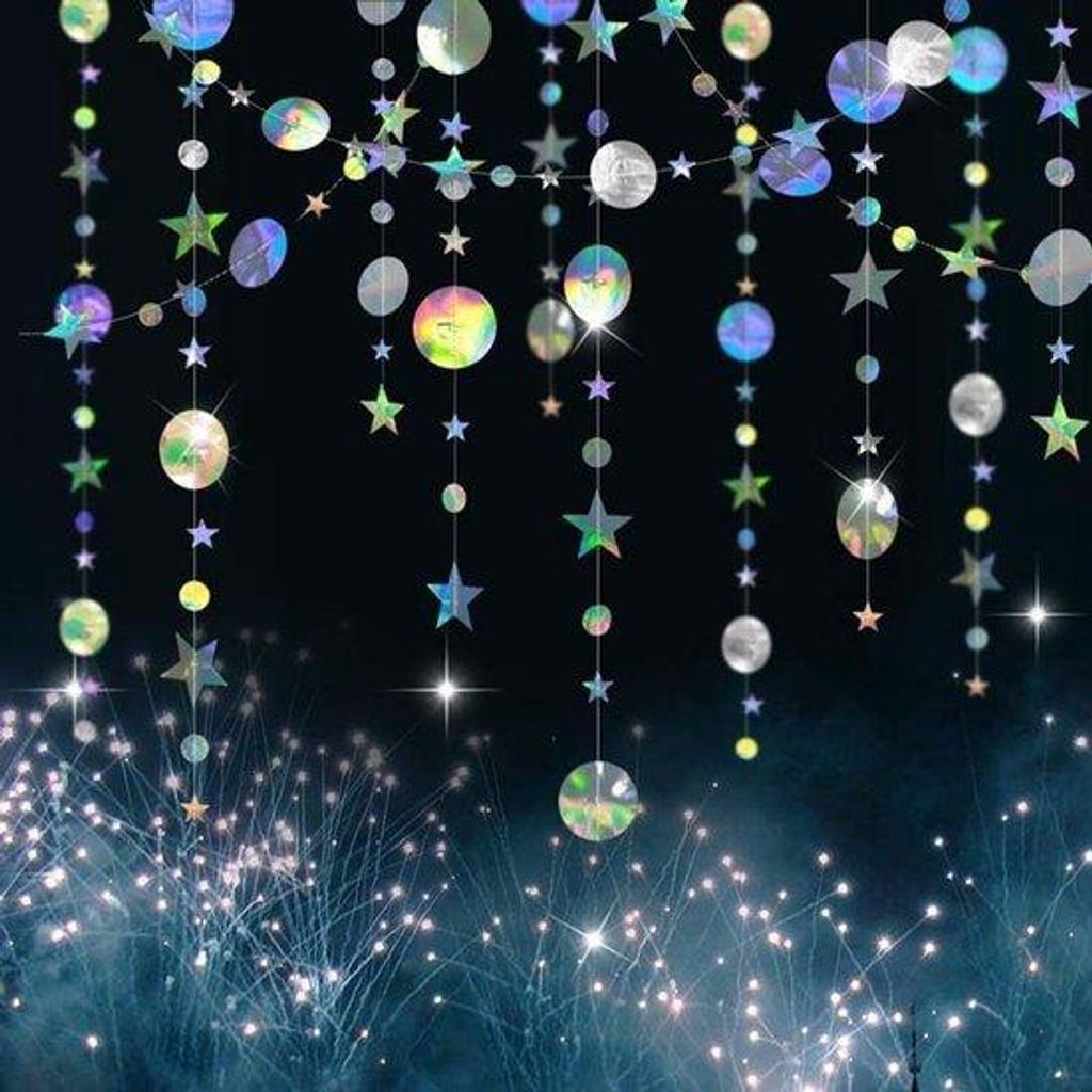 Glitzernde Hängekugel für Festdekoration