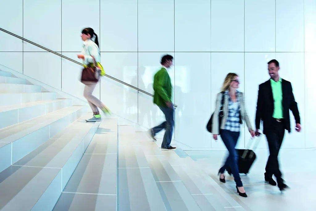 Minuterie escalier Theben électromécanique rail DIN pour éclairage