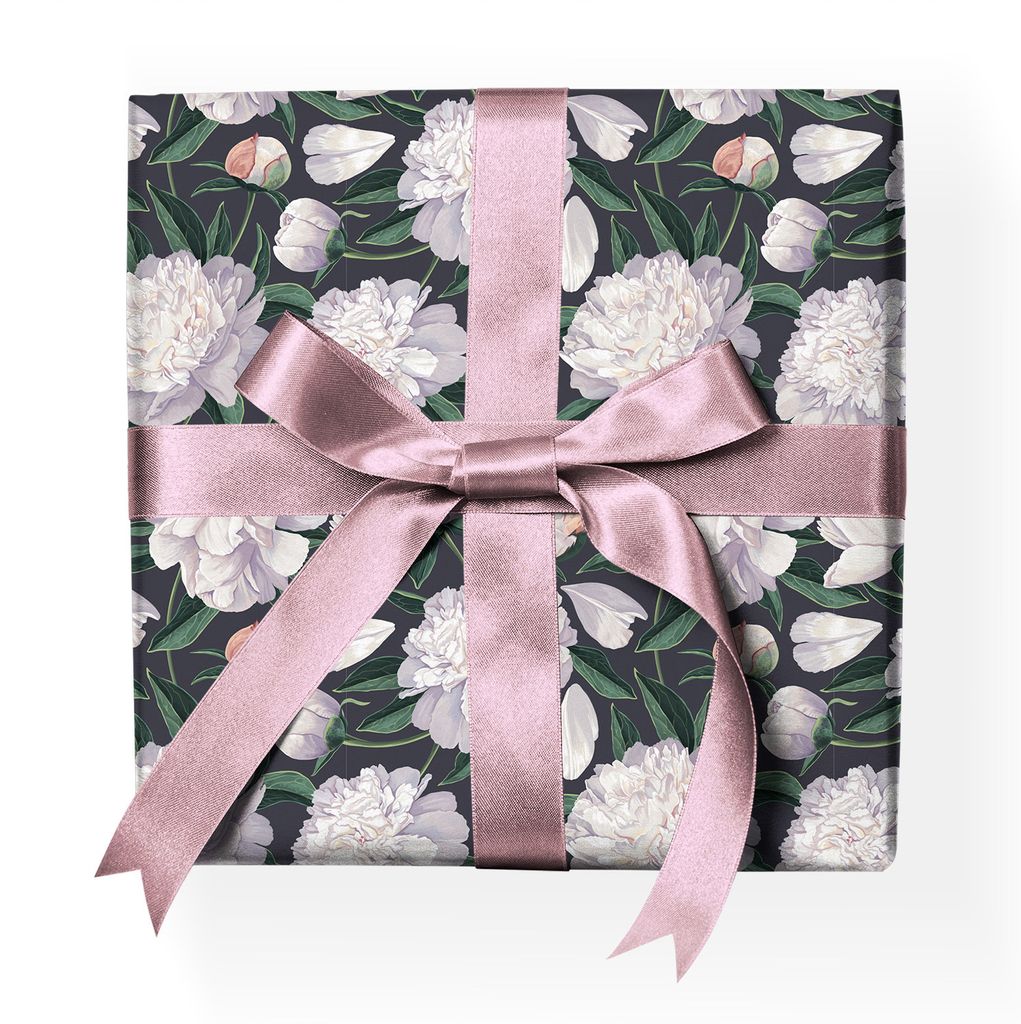Klassisch edles Blumen Geschenkpapier mit Pfingstrosen, weiß - G23098, 32 x 48cm