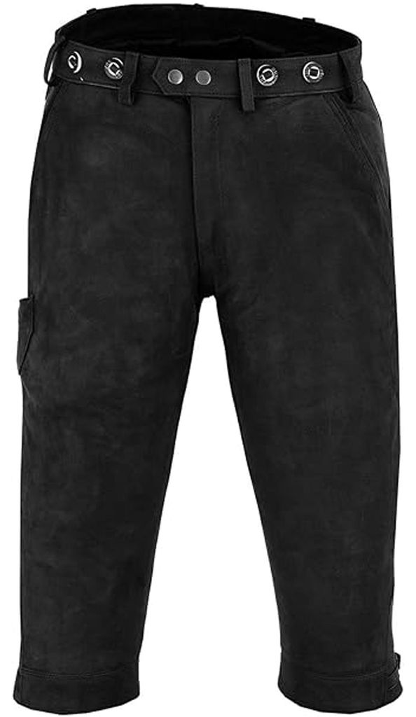 Vorderansicht klassischer schwarzer Lederhosen mit Gürtelschlaufen, Seitentaschen und Messertasche. Die knielangen Hosen sind mit Polyesterfutter ausgestattet und verfügen über verstellbare Schnallen an den Knien.