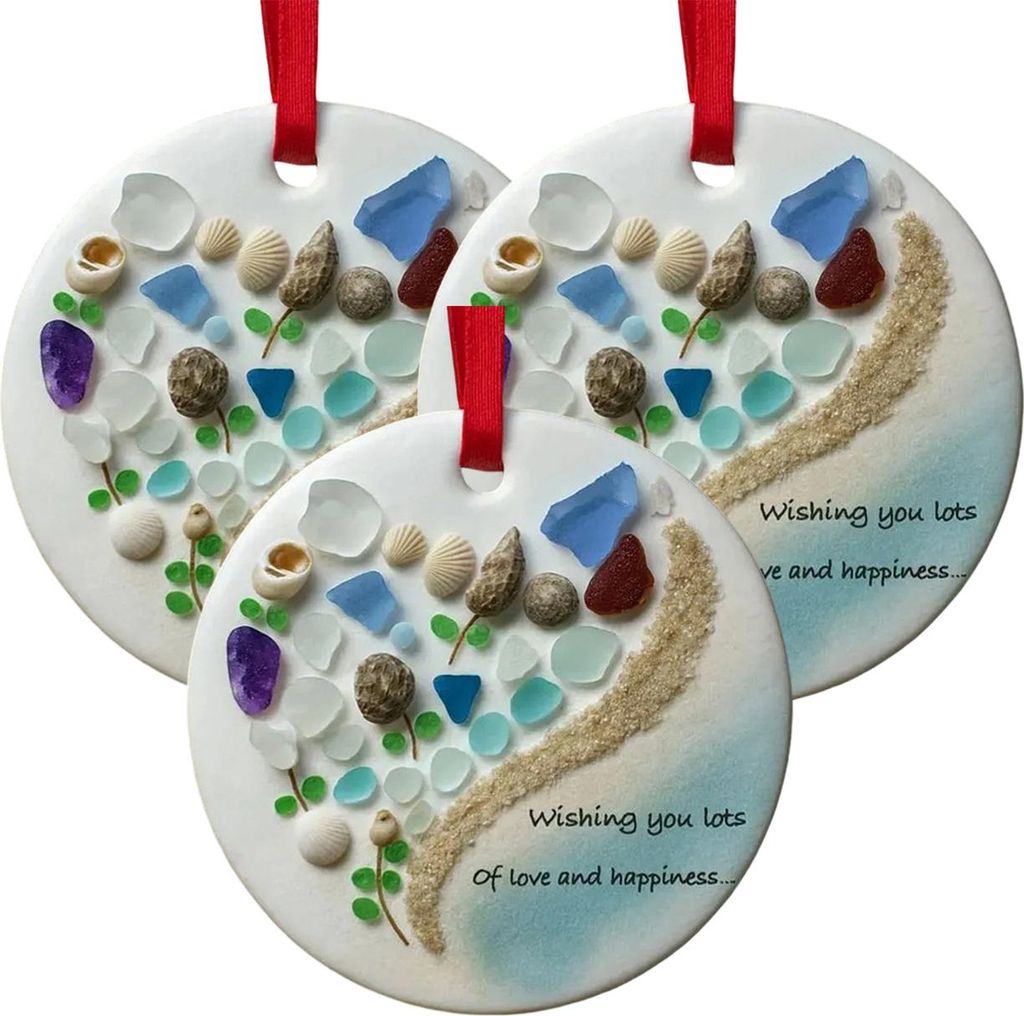 Wir wünschen Ihnen viel Liebe und Glück! Handgefertigter, runder/herzförmiger Schmuck aus Treibglas als Erinnerungsstück für den Weihnachtsbaum.