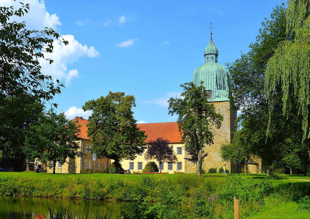 hansepuzzle 33154 - Schloss Fürstenau Puzzle, 260 Teile, Gebäude, 41,0 x 28,0cm mit hochwertiger Aufbewahrung, Kartonbox & Beutel