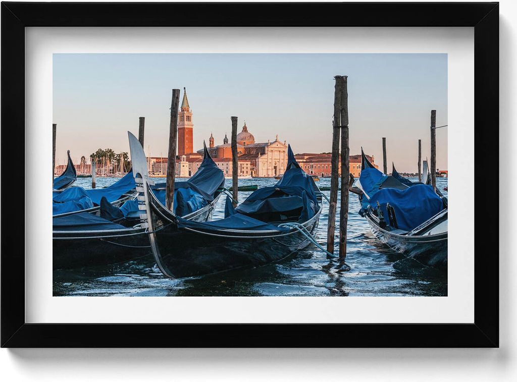 Venezianische Gondeln auf dem Wasser Italien– Wandbild mit Rahmen – Gerahmtes Bild – Wanddekoration – 30x20 cm – Schwarz Rahmen