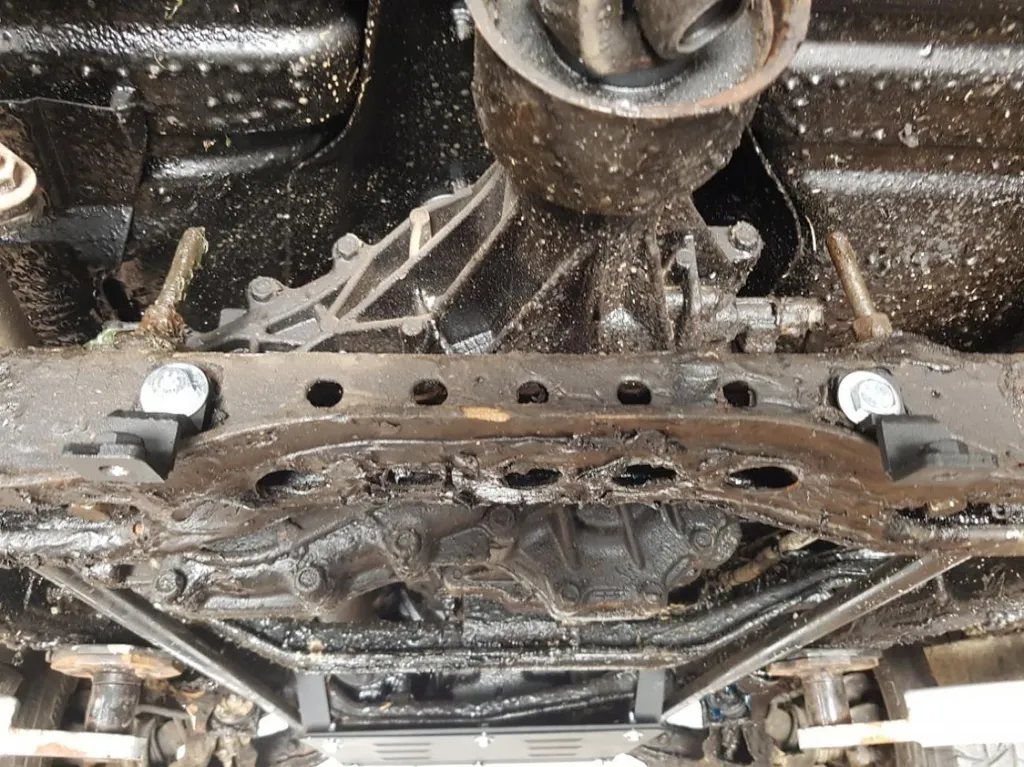 Évitez les casses de boîte sur Nissan Terrano avec cette protection - 5