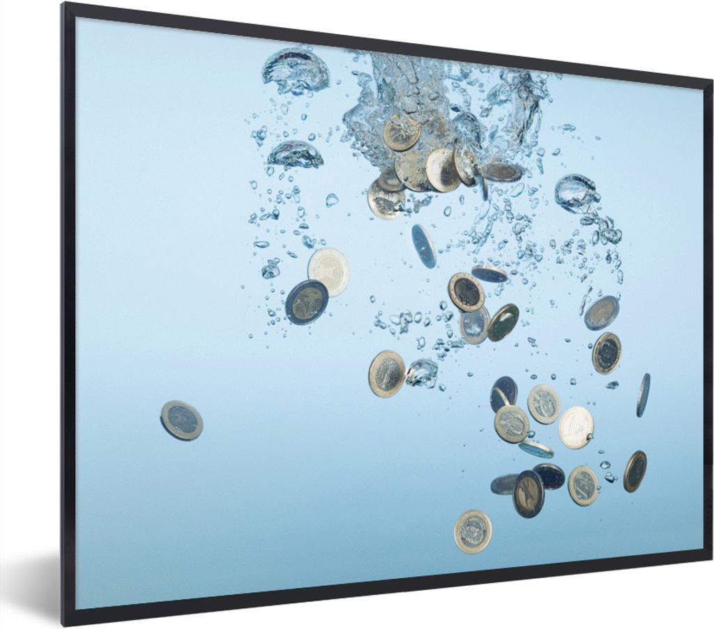 MuchoWow Gerahmtes Poster Das Geld der Wirtschaft schwimmt unten im Wasser 80x60 cm - Poster mit Schwarzem Bilderrahmen Wandposter Rahmen Foto Bi...
