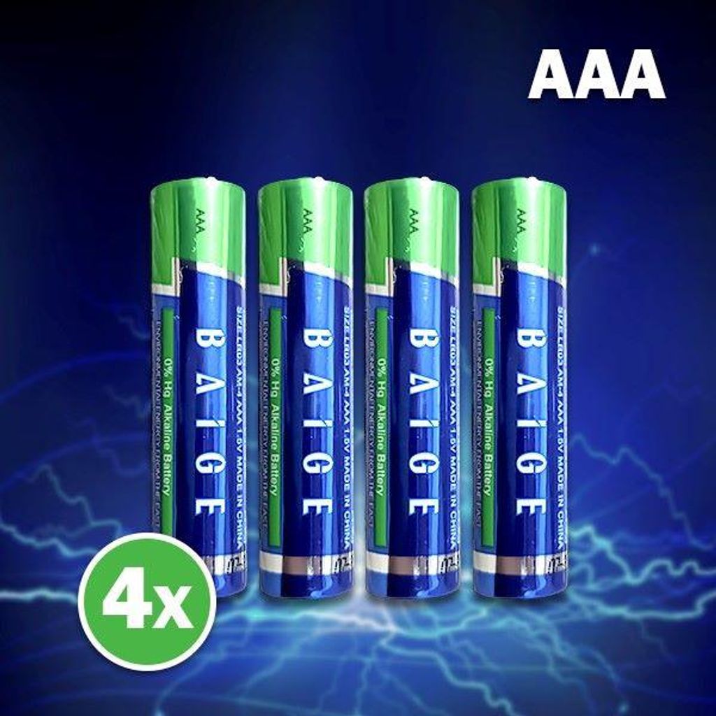 Vier BAIGE AAA 1,5V Alkalibatterien in blauer und grüner Verpackung, mit einem Blitzgrafik-Hintergrund