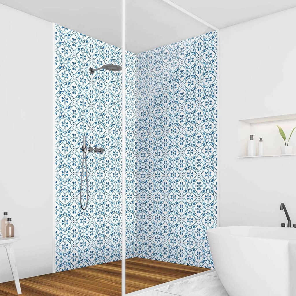 Duschrückwand Muster selbstklebend - 0.61 mm Wandpaneel wasserfest Ornament blau Fliesenoptik Badrückwand fugenlos Premium matt 90x200 cm